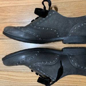 Grey leather velvet Born Oxford flats comfortable